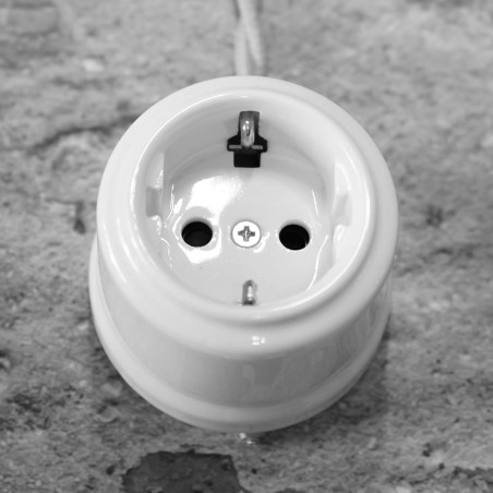 Tomada SCHUKO em porcelana