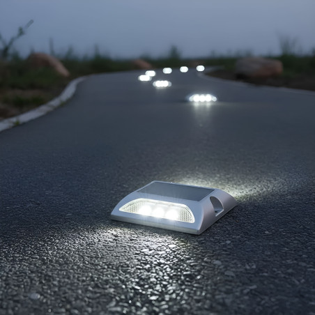 LED solar road stud with leg + reflector