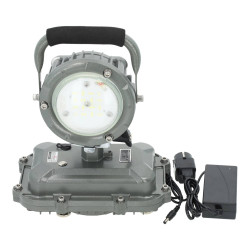 Faretto LED ATEX Portatile Ricaricabile 20W 120˚ IP66
