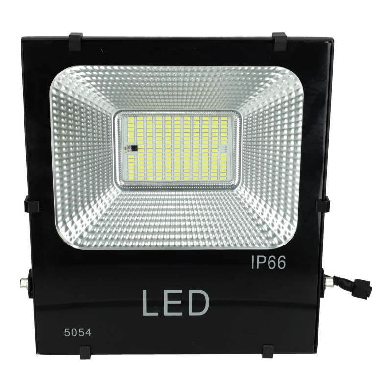 Projecteur LED solaire RGB de 100W a 800W : Devis sur Techni-Contact -  Projecteur LED solaire - Série WARRIOR RGB - Angle 180° - Lampe 38,5 x 30,3  x 8cm - Panneau